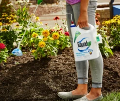 Roundup Ready-To-Use Weed & Grass Killer III With Sure Shot Wand, 1.33 Gal. -Outdoor Decor Sales 810543000 5