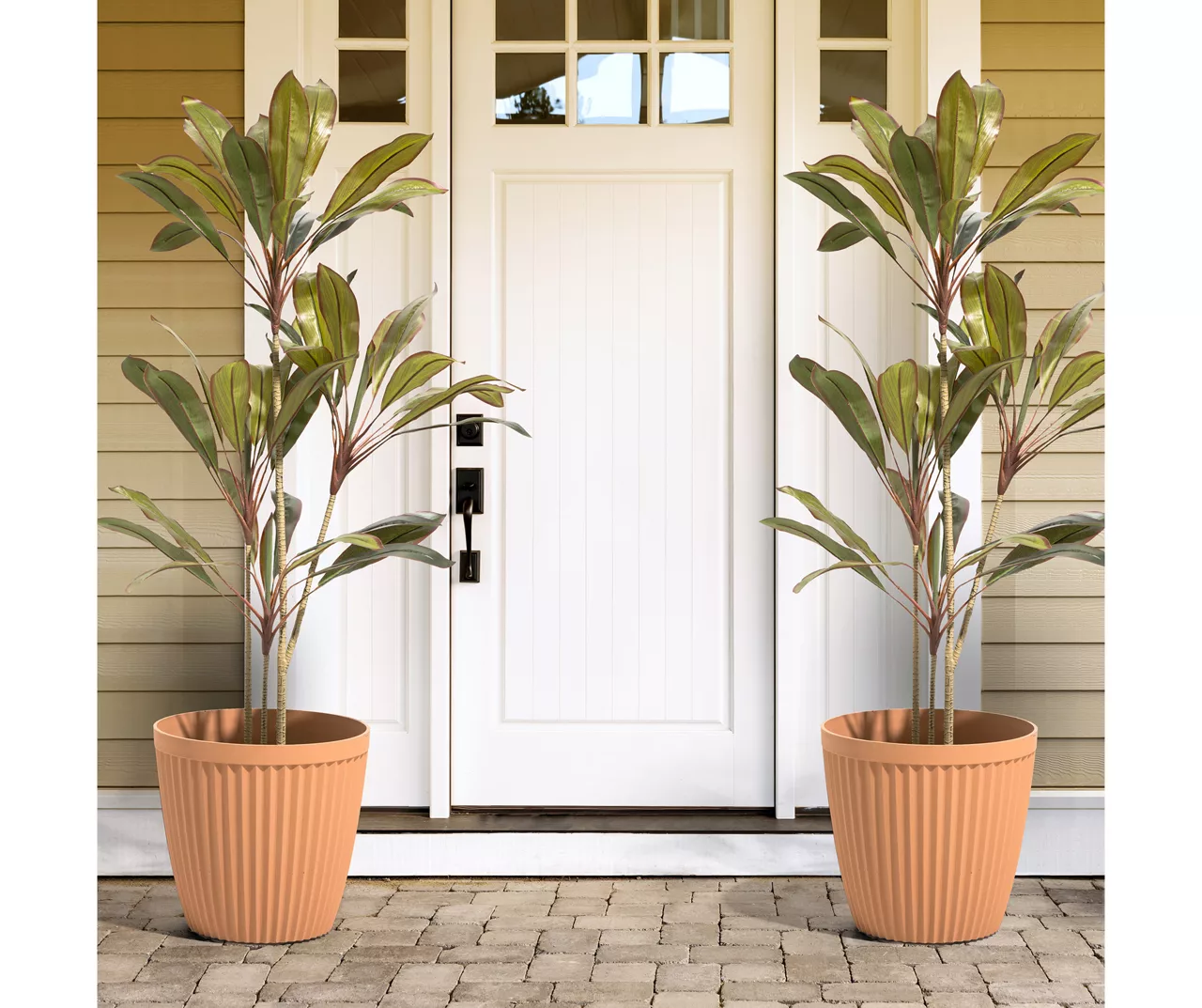 Glitzhome 15.5" Fluted Plastic Planters, 2-Pack 5 Glitzhome 15.5" Fluted Plastic Planters, 2-Pack - Image 3