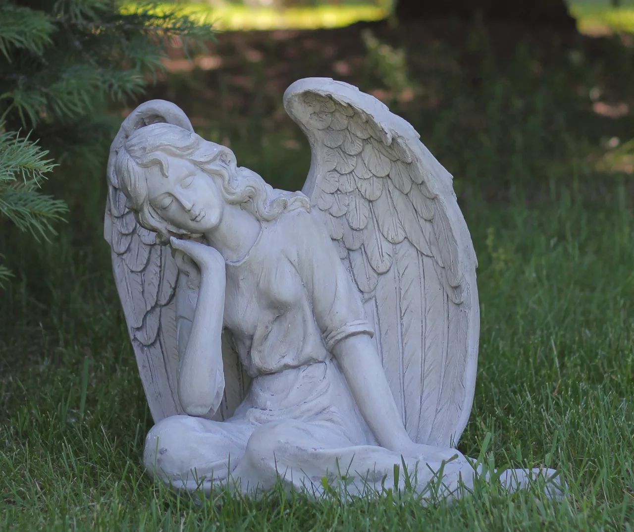 17" Sitting Angel Garden Statuary 5 17" Sitting Angel Garden Statuary - Image 3